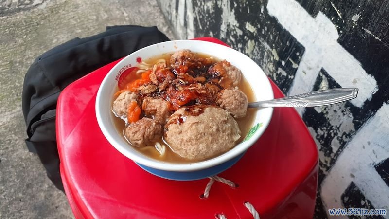 5 Bakso Khas Jawa Ini Dijajakan 'Nyempil' di Gang Sempit 5 Bakso Khas Jawa Ini Dijajakan 'Nyempil' di Gang Sempit